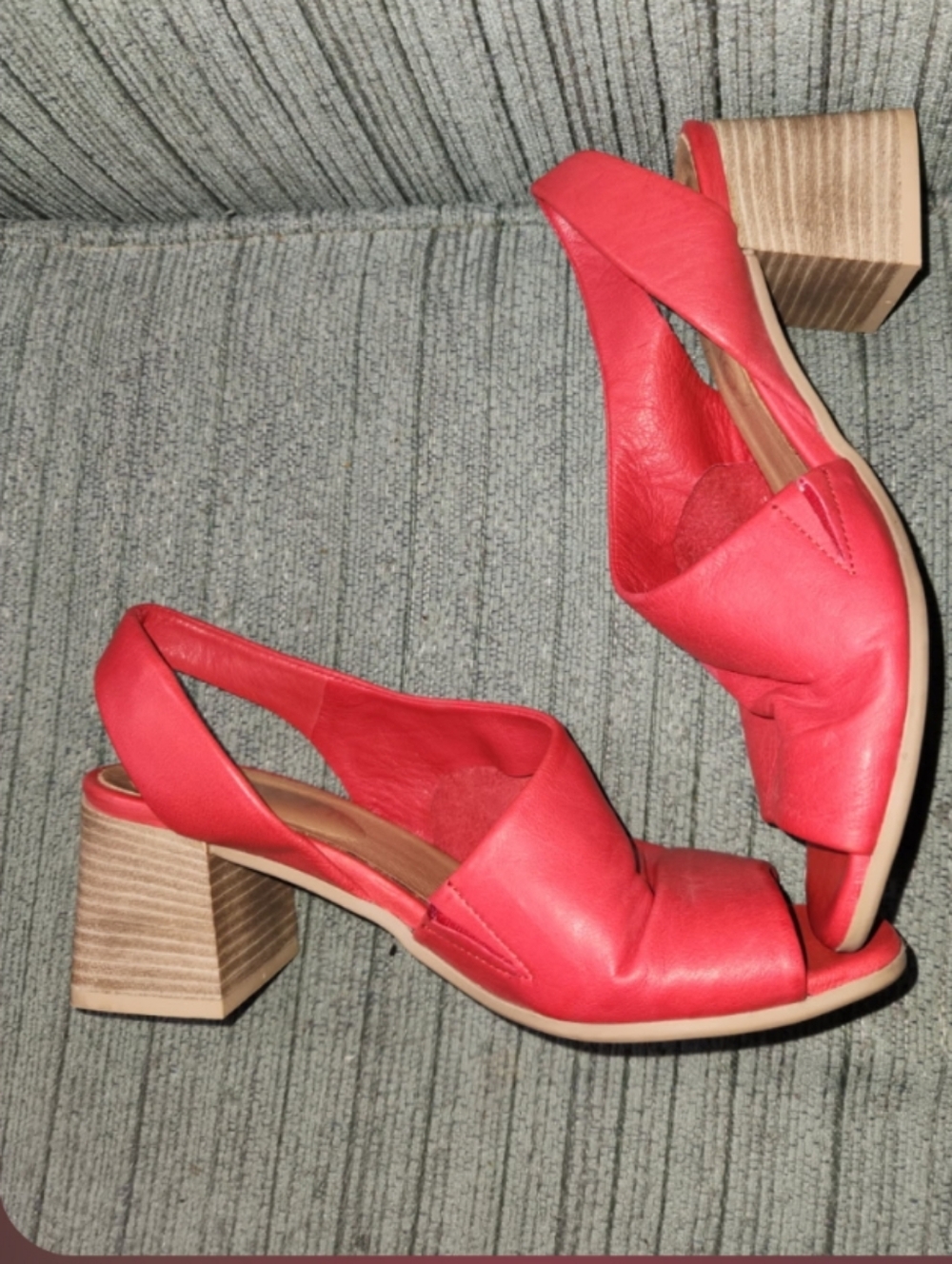 Bueno Everly red leather shoes.